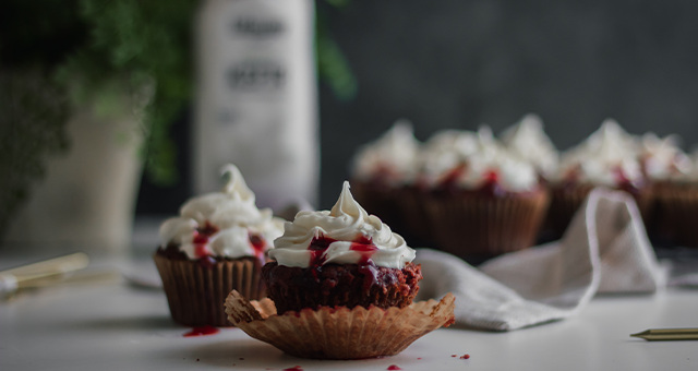 640x340-vampire-red-velvet-cupcakes-lifeway-kefir