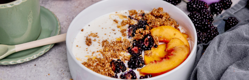 Blackberry Peach Kefir Bowl made with Lifeway Kefir