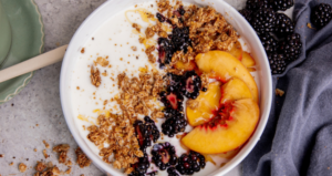 Blackberry Peach Kefir Bowl made with Lifeway Kefir