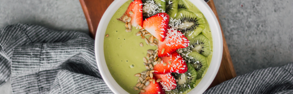 Greens 'n 'Guava Smoothie Bowl