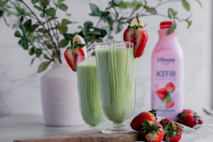 Strawberry Spinach Kefir Smoothie made with Strawberry Lowfat Lifeway Kefir